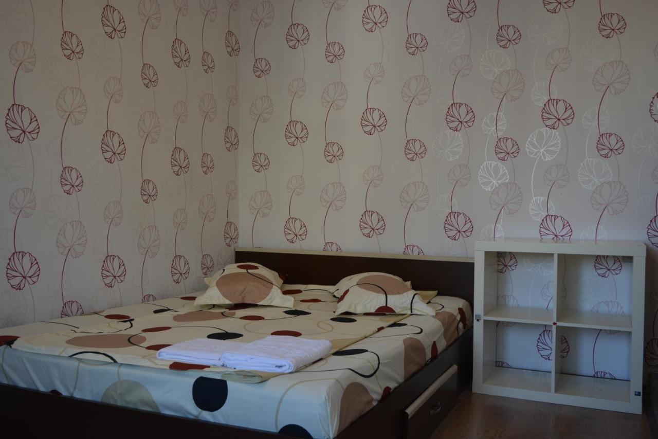 Apartment Iulia 9 *