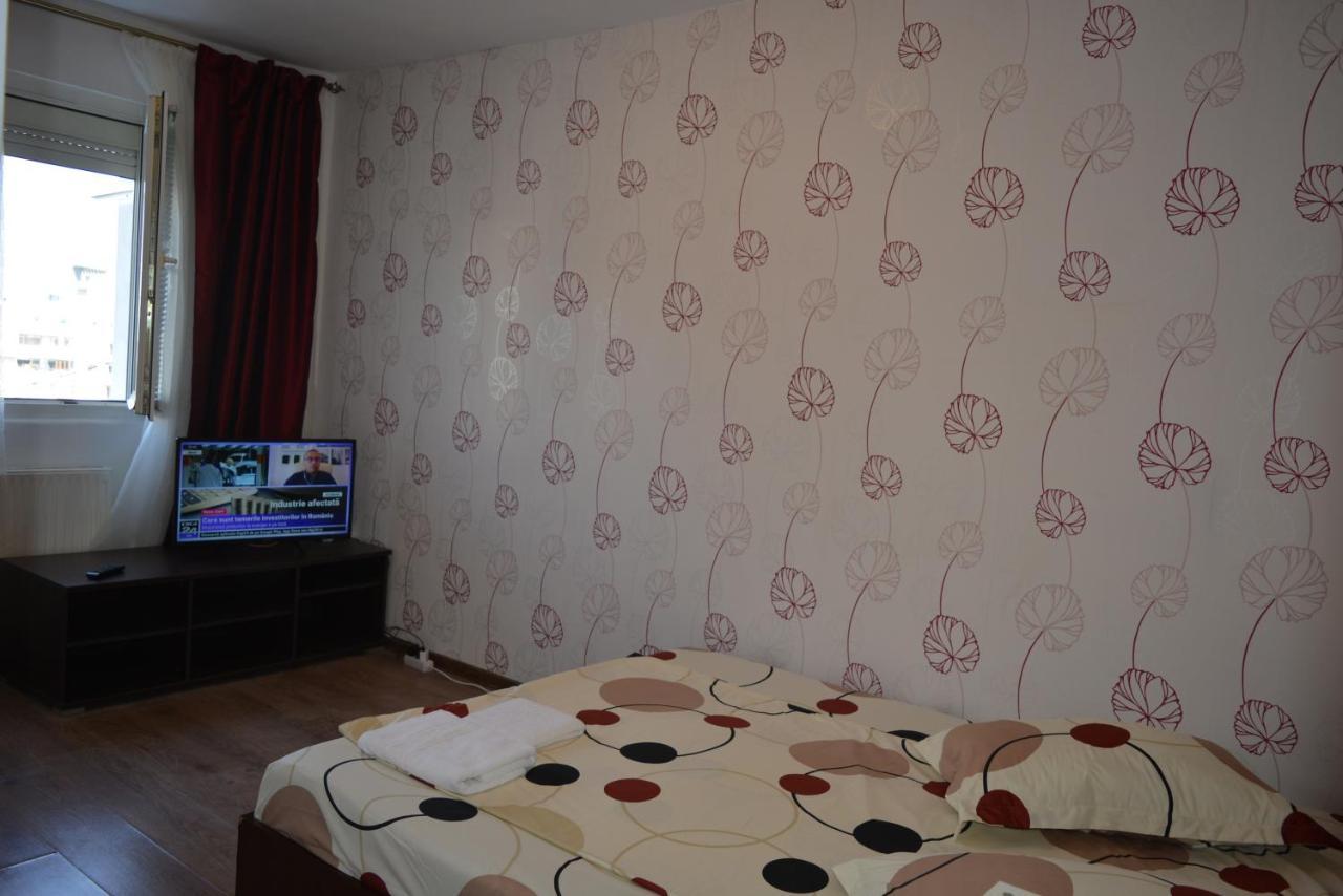 Apartment Iulia 9 *