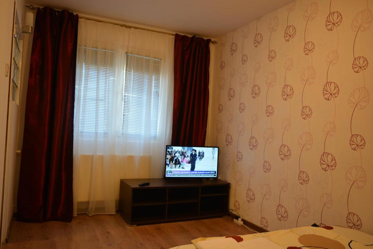 Iulia 9